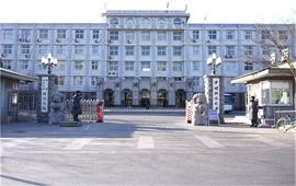 中國政法大學研究生院大門