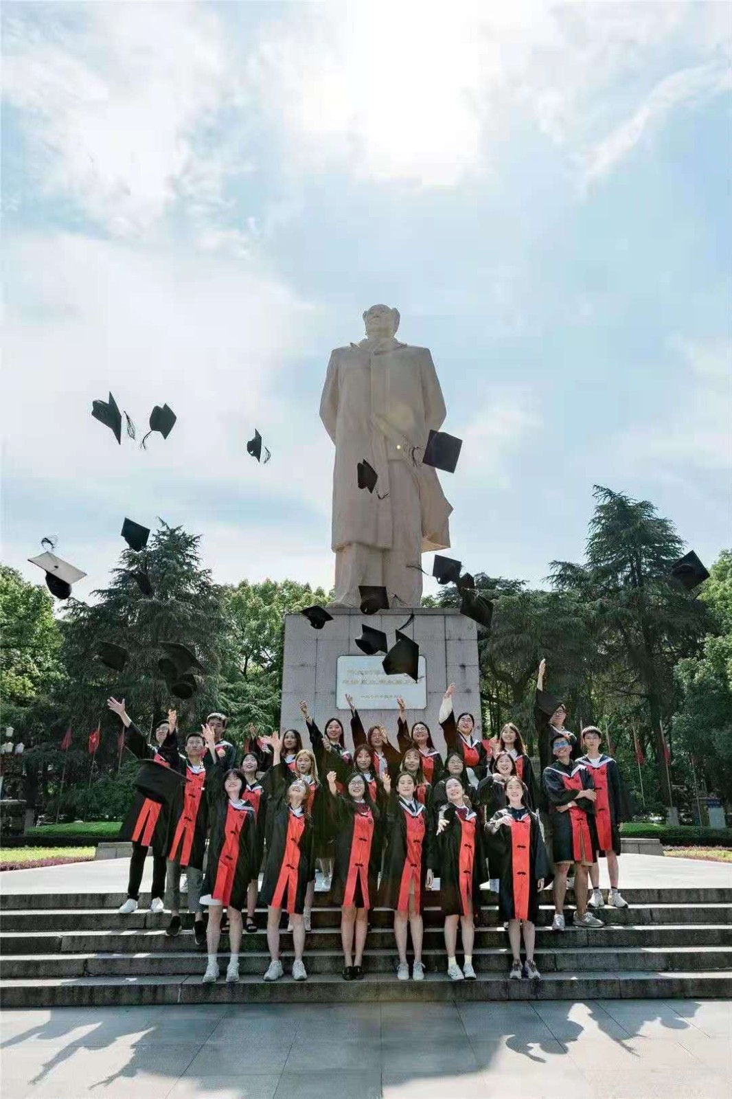 畢業(yè)合影